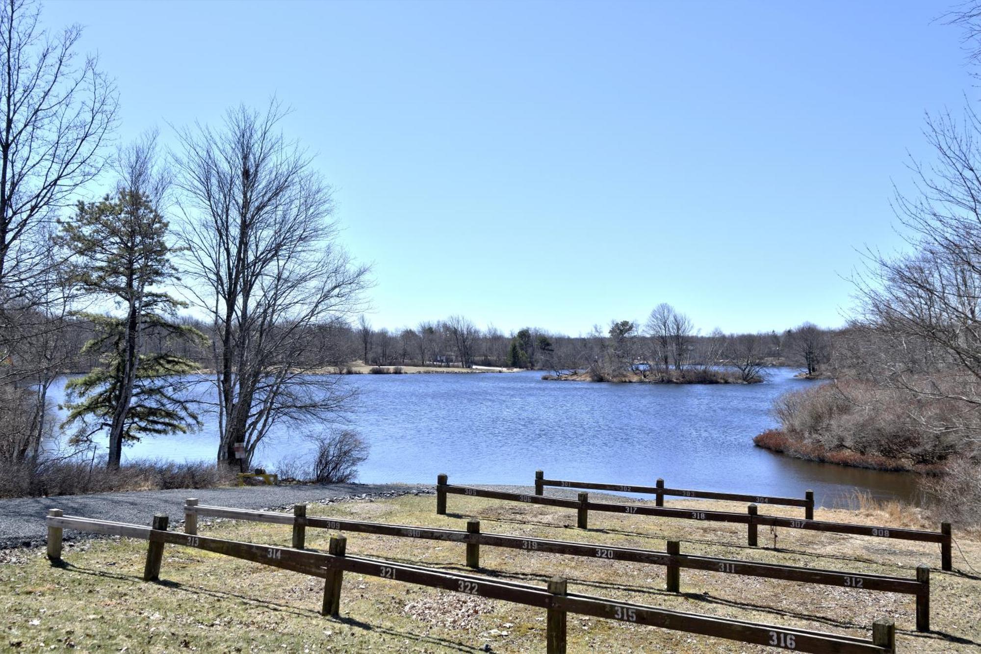 Lakehouse *Hottub*Jacuzzi*Firepit*Bbq*Pool Long Pond Εξωτερικό φωτογραφία