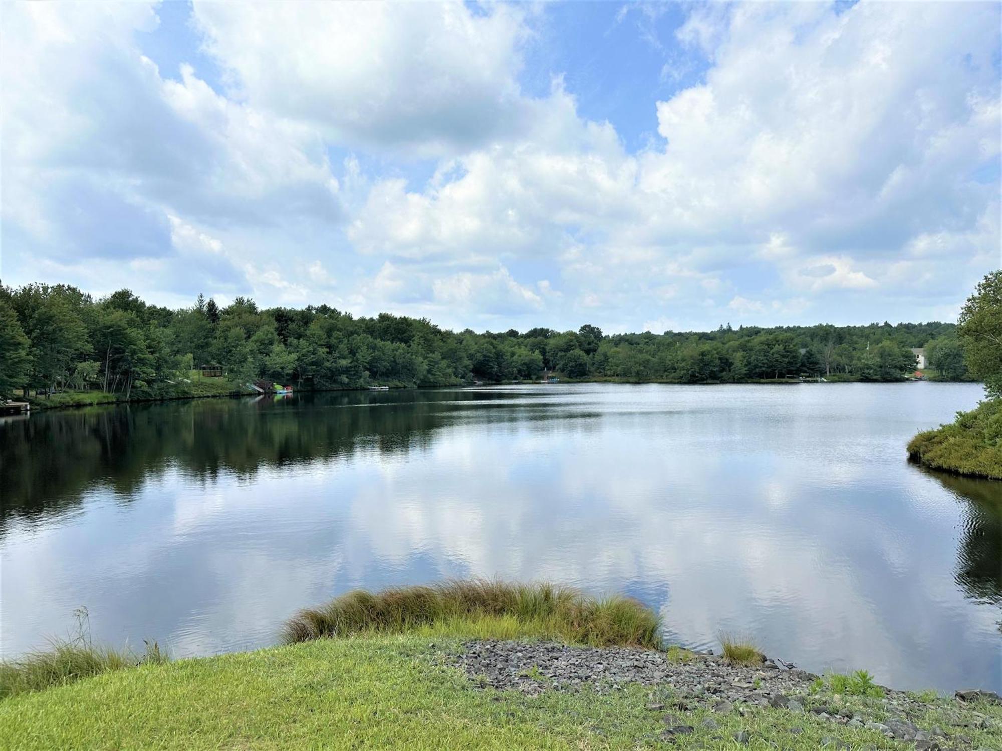 Lakehouse *Hottub*Jacuzzi*Firepit*Bbq*Pool Long Pond Εξωτερικό φωτογραφία